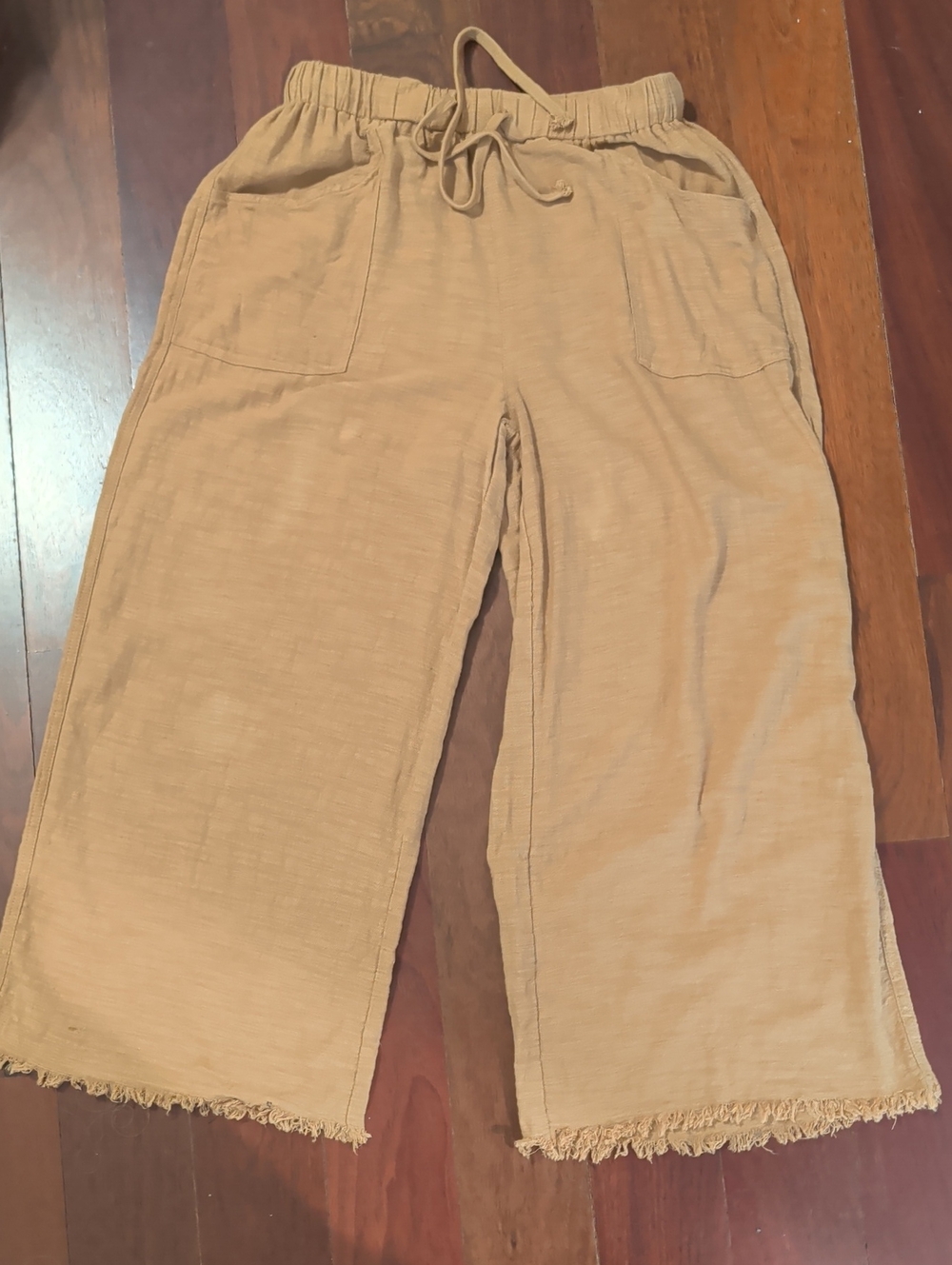 Casual Wide-Leg Drawstring Cropped Pants in Tan With Raw Hem